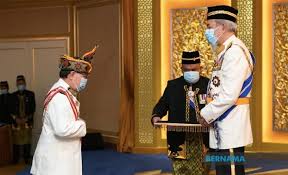 Kenaikan peruntukan dari rm4 bilion rm 5 bilion ringgit untuk negeri sabah disambut baik oleh ketua menterinya, datuk seri. 17 Individu Terima Darjah Kebesaran Pingat Daripada Tun Juhar Hari Ini Sabah Post