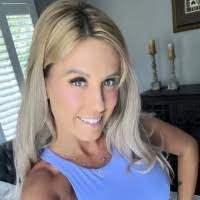 Effie Simpson's Instagram, Twitter & Facebook