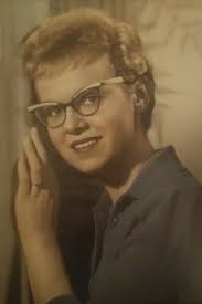 Jacqueline Kindred's Instagram, Twitter & Facebook