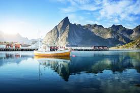 جميلة مطلة على بحيرة جبلية عالية الدقة صور Lofoten Lofoten Islands Norway Mountains