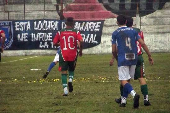 ⚽ #LigaPosadeña - ¡Histórico e inolvidable! La Cantera FC venció a Brown y gritó campeón de la #SuperligaPosadeña... El azul de la avenida Jauretche escribió la página más gloriosa de su historia: