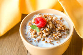 Per dare delle dosi precise possiamo partire da un misto di 50% di farina di mais meglio fioretto e 50% di farina di grano saraceno (250 grammi e 250 grammi), fino ad una 70% di grano saraceno e 30% di farina gialla di mais (350 grammi di grano saraceno e 150. Il Grano Saraceno In 5 Ricette Da Provare Agrodolce