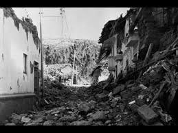 El terremoto del cusco de 1950 fue un seísmo ocurrido el 21 de mayo de 1950.su epicentro se localizó cerca de la ciudad del cuzco, perú.fue un evento muy destructor que ocasionó la muerte de unas 1,581 personas, daños en más del 50 % de los edificios y viviendas de la ciudad y derrumbes de montañas y cerros de las cercanías. Asi Lo Contamos 50 Anos Del Terremoto Que Sepulto Yungay Youtube