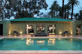 Maybe you would like to learn more about one of these? Sommer Pop Up Boutique In Saint Tropez Chanel