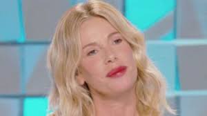 Alessia marcuzzi è nata a roma l' 11 novembre 1972. Alessia Marcuzzi Chi E Carriera Successi E Vita Privata Tutto Sulla Conduttrice De Le Iene