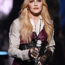 Kim turnbull was born in london, united kingdom and is currently 20 years old. Rocco Ritchie Weg Von Madonna Aus Liebe Zu Dieser Rockstar Tochter Bunte De