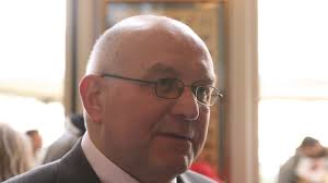 Leo Kneppers (1944-2024): schooldirecteur, gangmaker met carnaval en een  muzikale duizendpoot. 'Iedereen in Ursem kende hem'