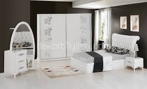 Dünya trendlerine uygun olarak tasarlanan, kullanıcı beklentilerine göre belirlenen fonksiyonel özellikler kazandırılan konfor yatak odaları, hayallerinizdeki şıklığa ve rahatlığa sahip olmanıza olanak sağlayacak. Ilginc Istikbal Yeni Sezon Yatak Odasi Modelleri Medcezirnet 533 351 49 37