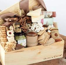We feature america's most legendary and iconic foods and gifts that you can order directly to your door. The 14 Best Food Gift Baskets Of 2021