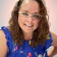 Amanda Voyles's Instagram, Twitter & Facebook