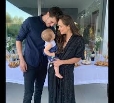 0 ответов 2 ретвитов 6 отметок «нравится». Jean Baptiste Maunier Photos De Famille Avec Son Fils Et L Amour De Sa Vie Purepeople