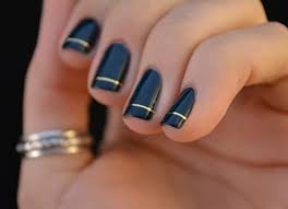 This cool golden nail art design featuring zebra print and gold glitter really stands out. Nail Design With Gold Line Novocom Top