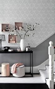 Papier Peint Pour Couloir Comment Faire Le Bon Choix 42 Idees En Photos Graystripedwalls Papier Peint Pour Cou Home Wallpaper Home Decor Hallway Decorating