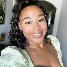 Maia Brown🦋 (@butterflylifemaia)