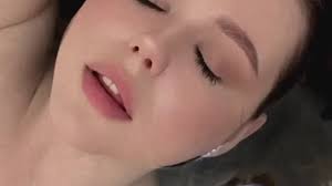 CarollMoore Webcam Model Profile | xhamsterlive.com