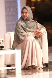 Ramai Isu Cadar, Oki Setiana Dewi: Negara Butuh Proses | Dream.co.id