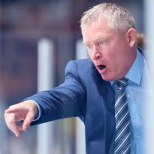 Eishockey: Eislöwen Dresden nach Fäuste-Krimi in Wolfsburg sauer