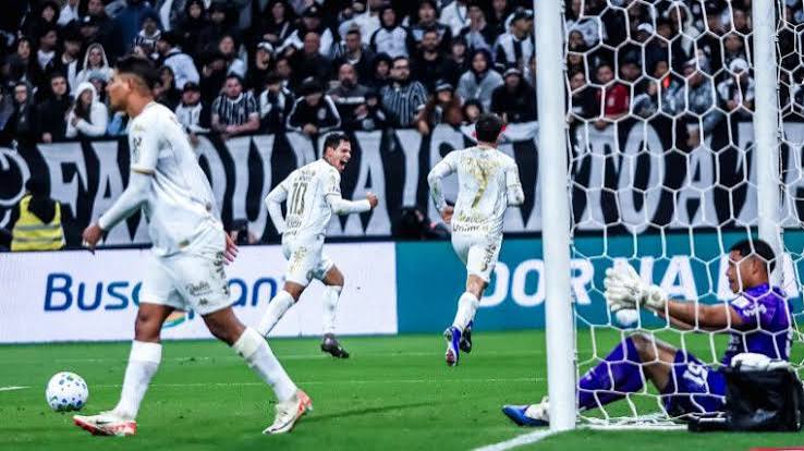 Corinthians perde de virada para a Chapecoense e amarga quarta derrota seguida no Brasileiro