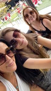 Michelle Bixler's Instagram, Twitter & Facebook