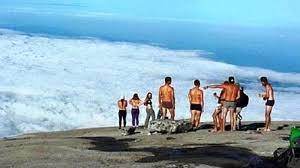 Check spelling or type a new query. Turis Asing Telanjang Di Gunung Kinabalu Penyebab Gempa Di Malaysia Warta Kota