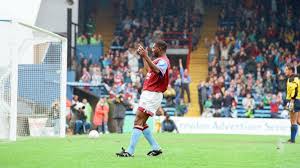 Dalian atkinson in action for villa in 1991. Cg6ws0gfwyj 6m