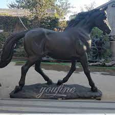 This rearing up statue of a tall horse, every part of the whole body is matched so well, and art exploiting equine beauty, strength and elegance is truly appreciated in three dimensions horse statuary, which is why our sculptural gallery of. Life Size Bronze Standing Horse Bronze Garden Horse Statue Designs For Sale Bokk 246 You Fine Sculpture