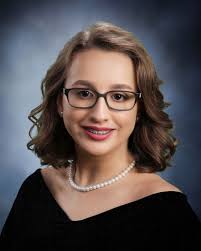 Dominican Confers 170 Diplomas