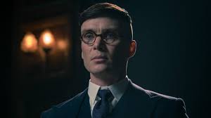 Una semplice ricerca del termine taglio di capelli peaky blinders produce infiniti articoli su come richiedere il taglio alla tommy shelby . Peaky Blinders Season 5 Sets Netflix Release Date