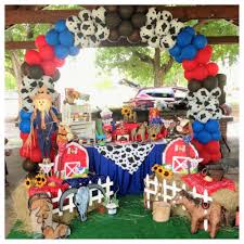A western party doesn't happen everyday, so make your's special Cowboy Theme Party Decorations Novocom Top