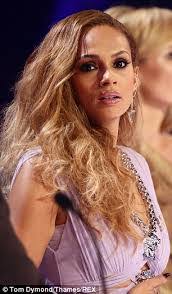 Amanda Jury's Instagram, Twitter & Facebook