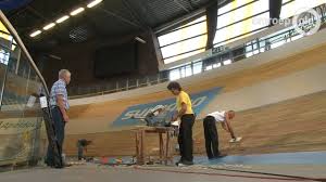 Check spelling or type a new query. Levensgevaarlijke Splinters Wielerbaan Omnisport Apeldoorn Opnieuw Dicht Youtube