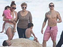 Pantheon agency actor/ creative director follow me @beaucaspersmart. J Lo Twins Badespass Mit Casper Smart