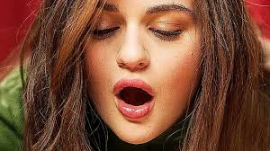 فيلم the kissing booth 2 2020 مترجم #a barraca do beijo 2 #delidolu 2 #el stand de los besos 2 #mi primer beso 2 #the kissing booth 2 #φίλα με 2 #будка поцелуев 2 #къщата на любовта 2 #التقبيل 2 #キスから始まるものがたり2. The Kissing Booth 2 Trailer Tease 2019 Youtube