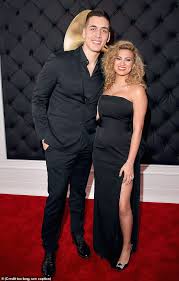 Victoria loren kelly (born december 14, 1992) is an american singer, songwriter, actress, and record producer. Tori Kelly Wins Her First Two Grammy Awards For Gospel Album Daily Mail Online