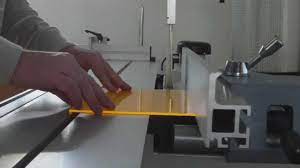 The size of the plexiglass sheet depends on the size of the box being created. How To Make Acrylic Boxes With A Panel Saw Acrylglas Boxen Sagen Und Kleben Youtube