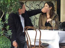 Nigella lawson and charles saatchi laid a huge trap for themselves and their public reputations. A Very Public Divorce Charles Saatchi Uses Newspaper To Tell Nigella Lawson It S Over The Independent The Independent