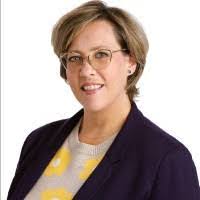 Jennifer Harbour's Instagram, Twitter & Facebook