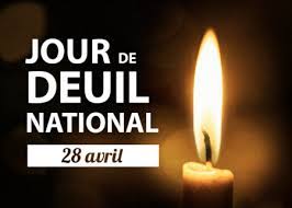 Le chef de l'etat a notamment annoncé que ce jeudi 8 janvier serait une journée de deuil national et que les drapeaux seraient en berne pendant trois jours. Jour De Deuil National