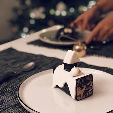 C Est Le Week End Ce Soir J Ai Droit A Une Buche Individuelle De Chez Lenotre Paris La Guimauve Est Tout Simp Buche De Noel Buche De Noel Chocolat Chocolat