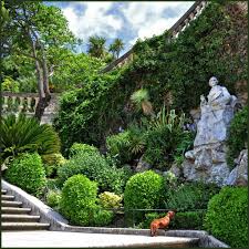 Quai De La Fontaine Jardins De La Fontaine 30000 Nimes France Jardins De La Fontaine Les Fontaines Jardins