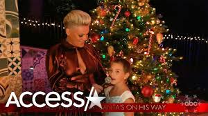 Pink is officially on tiktok — and she has her daughter willow sage to thank for a smashing debut. Fans Can T Get Over This Video Of Pink And Her Daughter Willow Singing A Duet On The Disney Holiday Singalong