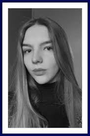 Lisa Dufour's Instagram, Twitter & Facebook