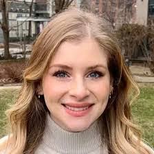 Lea Leslie's Instagram, Twitter & Facebook