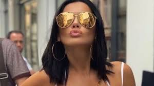Enjoy your evening ♥️ #oanazavoranu #oanazavoranuisabrand #diva #beautiful #love #power #queen… • see all of @oana.zavoranu's photos and videos on their profile. AunÈ› BombÄƒ FÄƒcut De Oana ZÄƒvoranu Mamaimperfecta Md