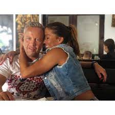 Schobert norbert egy videó interjúban beszélt többek között lánya vagyoni helyzetéről is. S3zdvby5ncfa3m