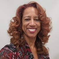 Lisa Stokes's Instagram, Twitter & Facebook