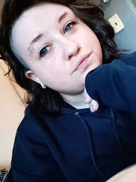 Got manic and shaved part of my hair.... 😅😂🤣 Oh well. I'll be rockin the  partly bald look for awhile 😭😜