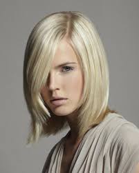 Trendfrisur Bob Mittellange Haare Frisuren Einfach Frisuren Halblanges Haar Kurze Blonde Haare