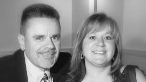 Family celebrates gold and silver anniversaries together