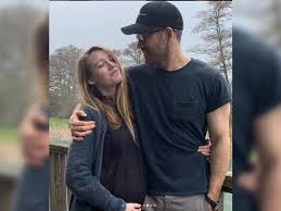 A shot of the happy couple holding hands is featured in the december issue of martha stewart weddings. Pinterest To Remove Wedding Pictures Of Blake Lively Ryan Reynolds From Site Entertainment